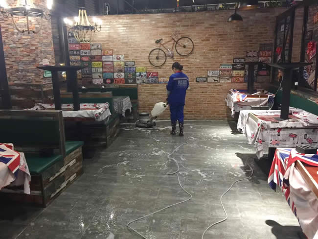 重庆市布尔牛排海鲜自助（秀山店）地面防滑施工