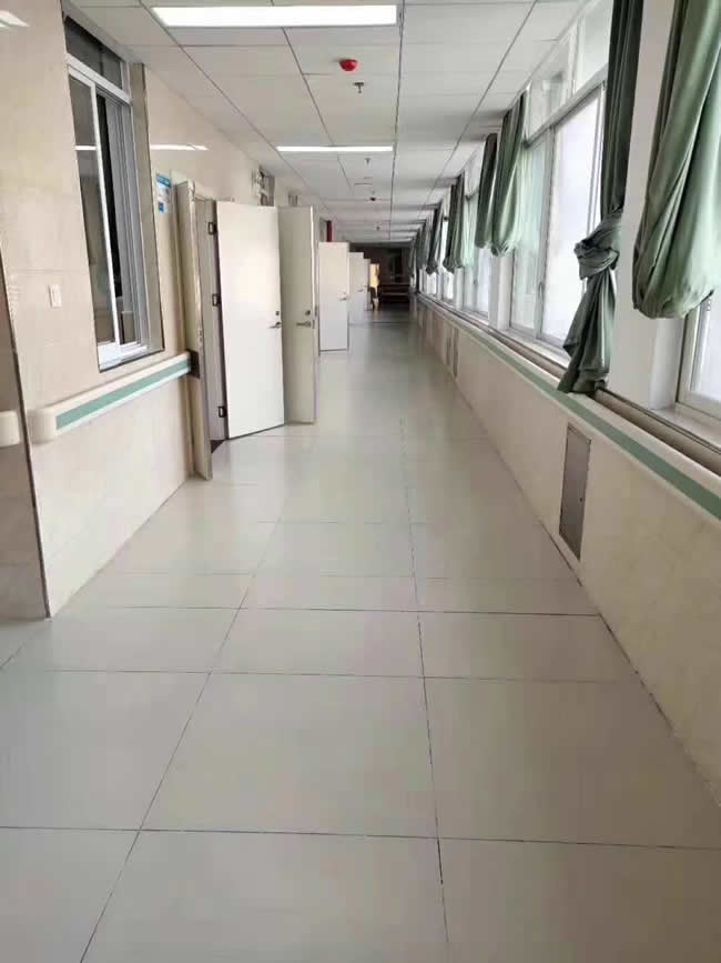 铜仁市第一人民医院传染科新楼地面湿滑问题解决施工