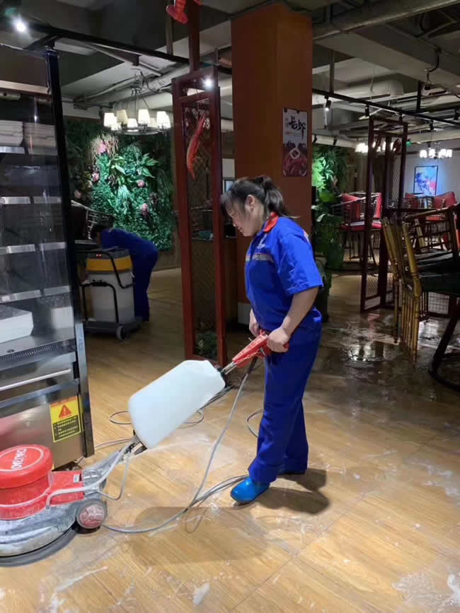 重庆市“重庆人家”餐厅地面防滑施工