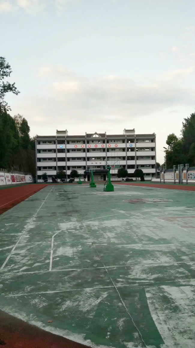 重庆市云阳县清水土家族九年制学校地面防滑处理