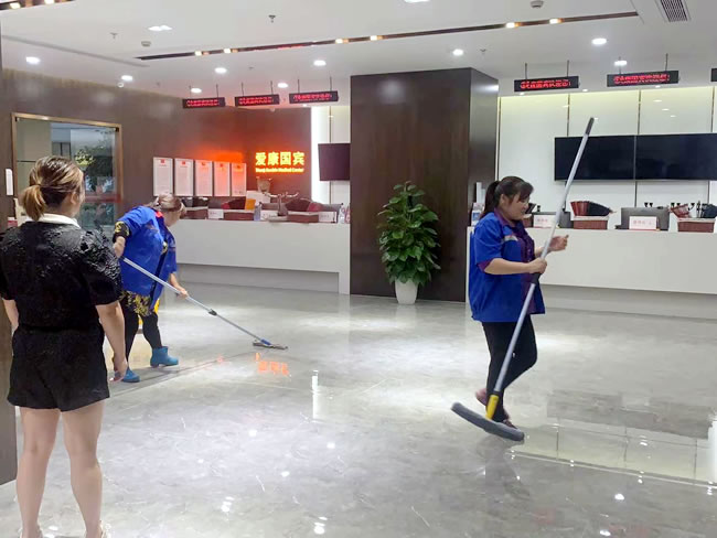 重庆市爱康国宾体检中心大厅及用餐区地面防滑处理